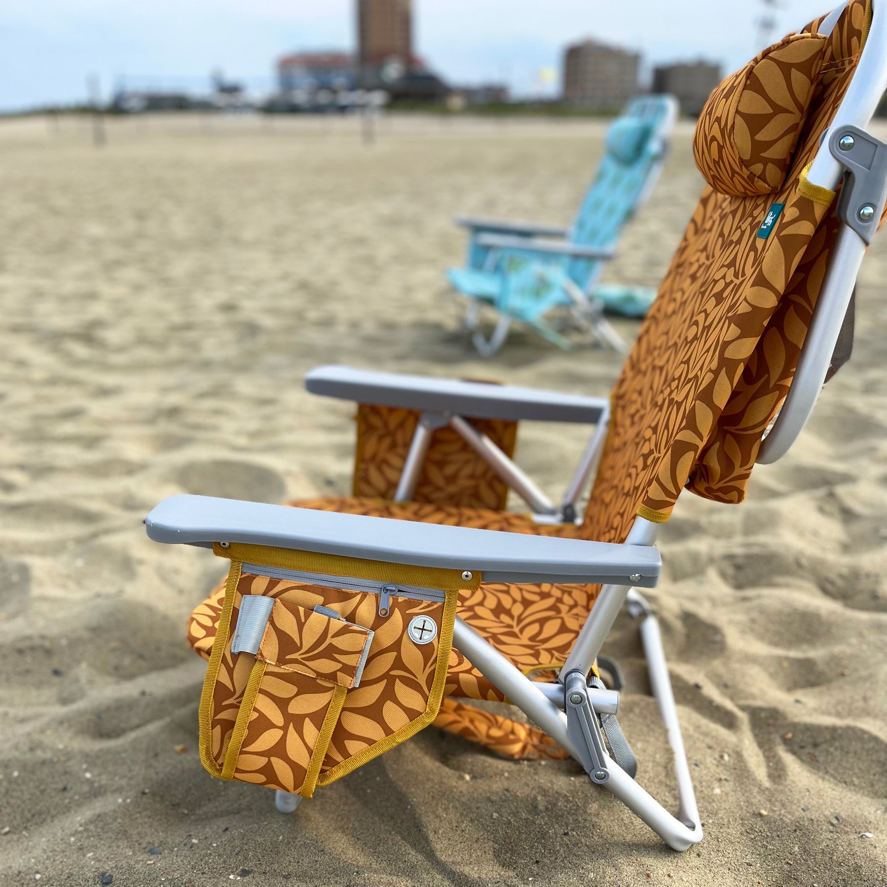 Backpack Aluminum Beach Chair W/ Side Pocket & Detachable Cooler Bag | 5 Reclining Positions | 275 Lb. Capacity