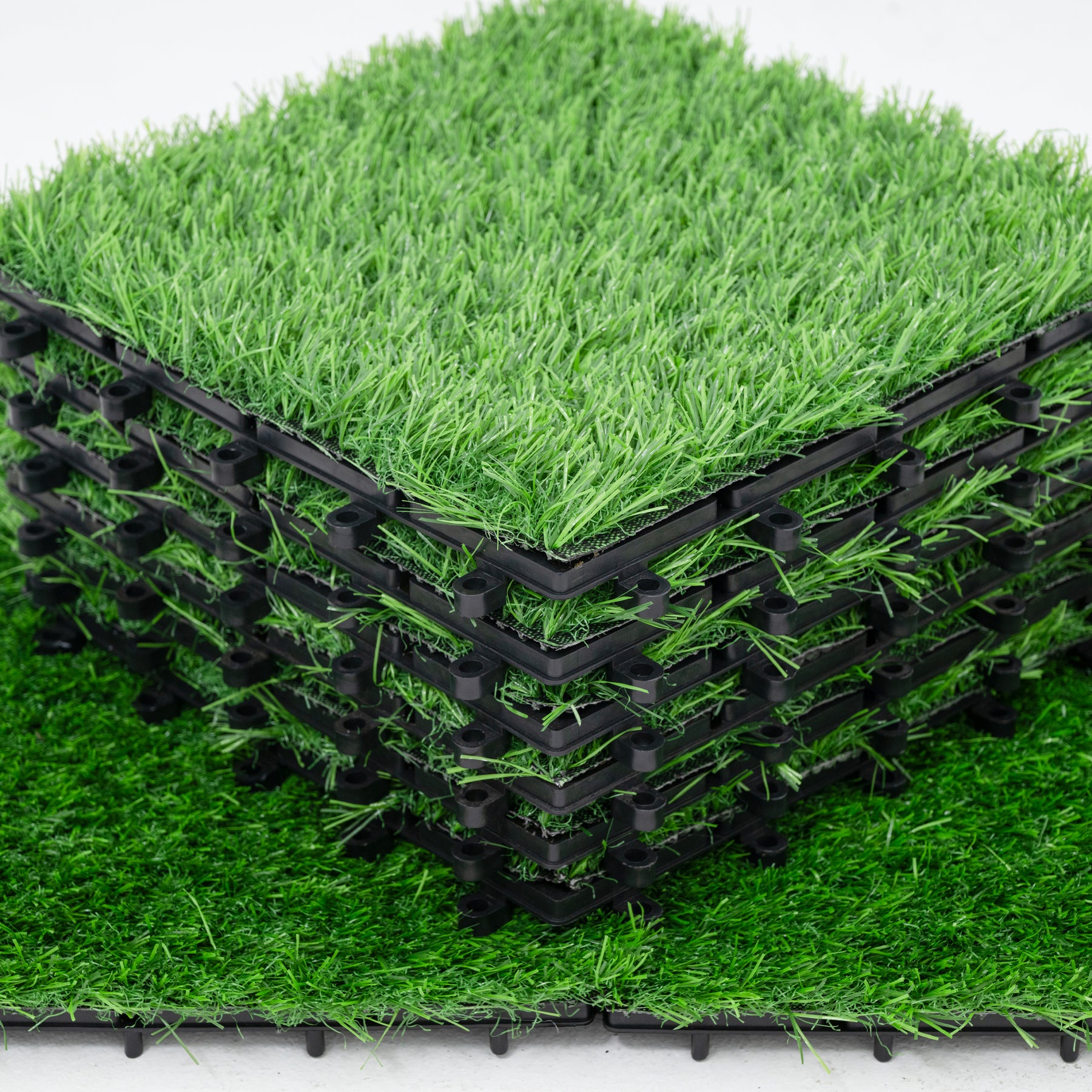 Bliss Outdoors 12"x12" Artificial PP Grass Interlocking Tiles | Green
