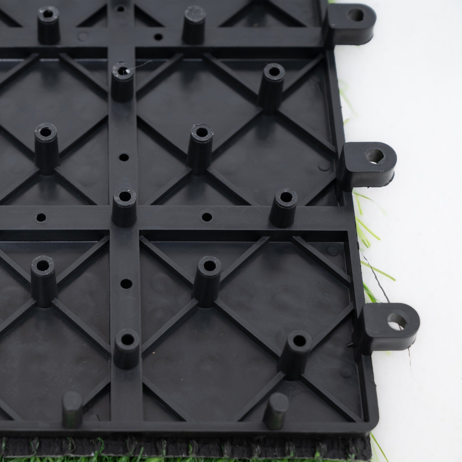 Bliss Outdoors 12"x12" Artificial PP Grass Interlocking Tiles | Green