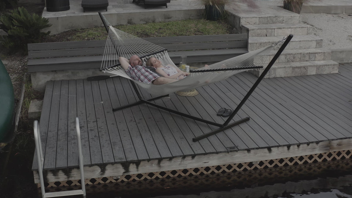 Features for the BH-415 Bliss Hammocks 55-inch Wide 2-Person Weekender Deluxe Hammock with Spreader Bars.
